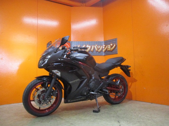 こちらの車両は納車点検を行わないので保証はありませんが支払総額がとってもリーズナブル！！